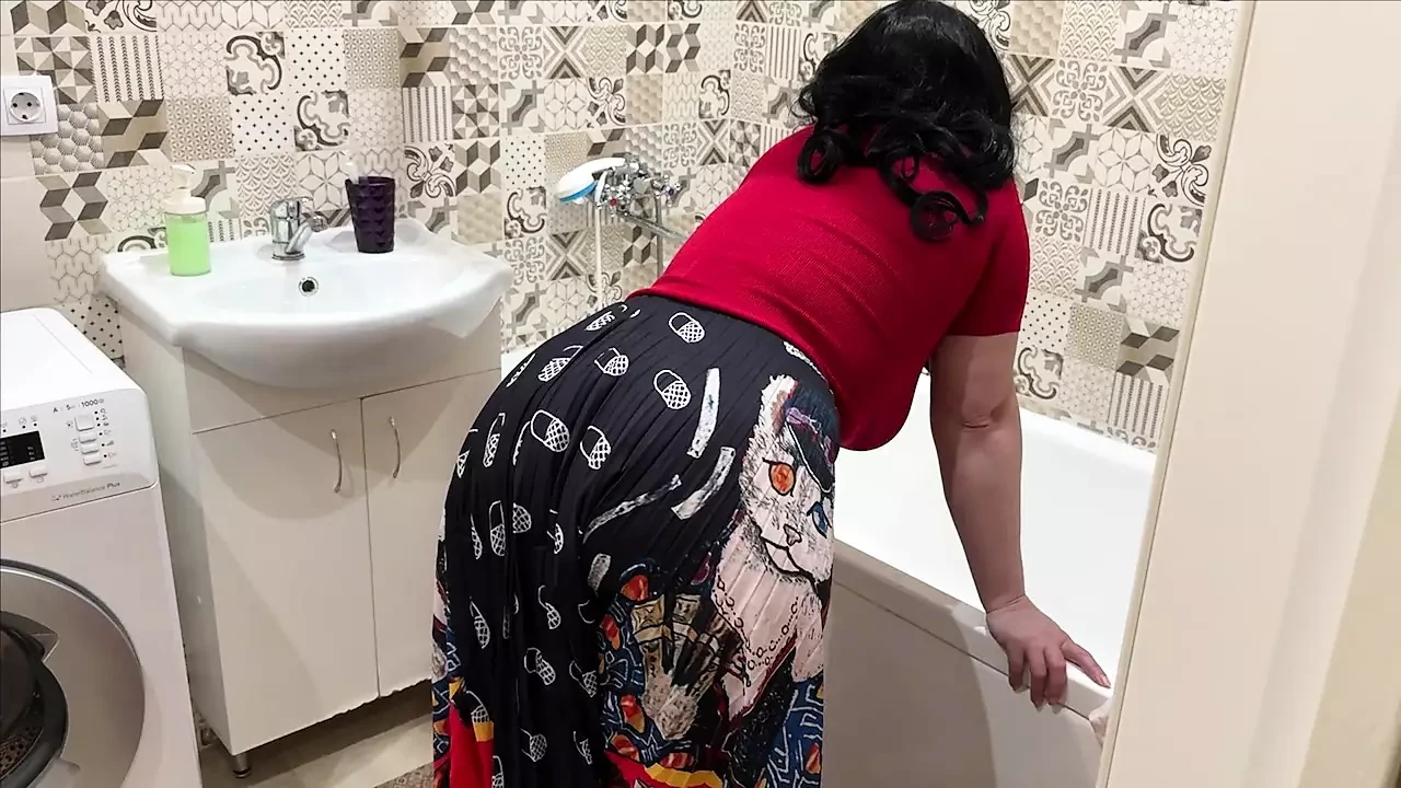 Fucked a big stepmom in the ass and gave her a dick in her mouth